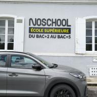 Noschool enseigne en lettres découpées montées sur picots – 40000 Mont de Marsan