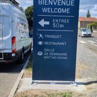 Kyriad - Trinquet ENEA - Totem Signalétique - 40990 Saint Paul les Dax
